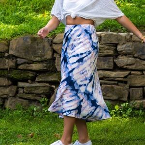 She + sky tie-dye midi skirt